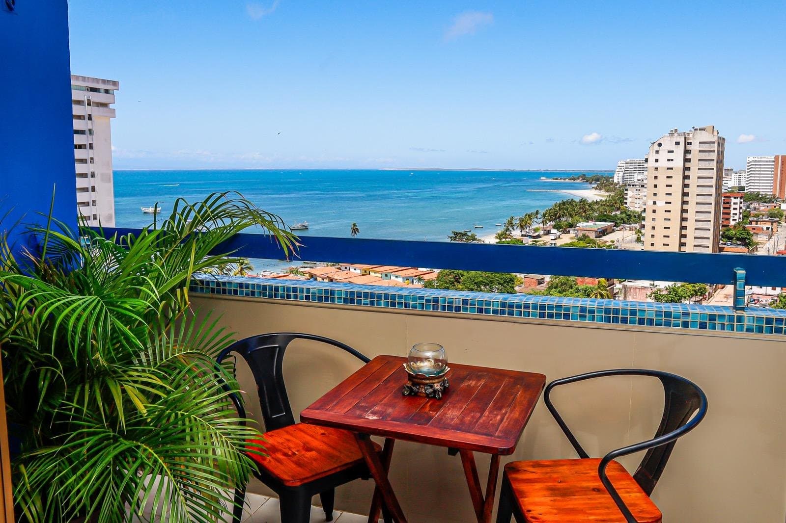Vista al mar desde el balcón del apartamento El Velero